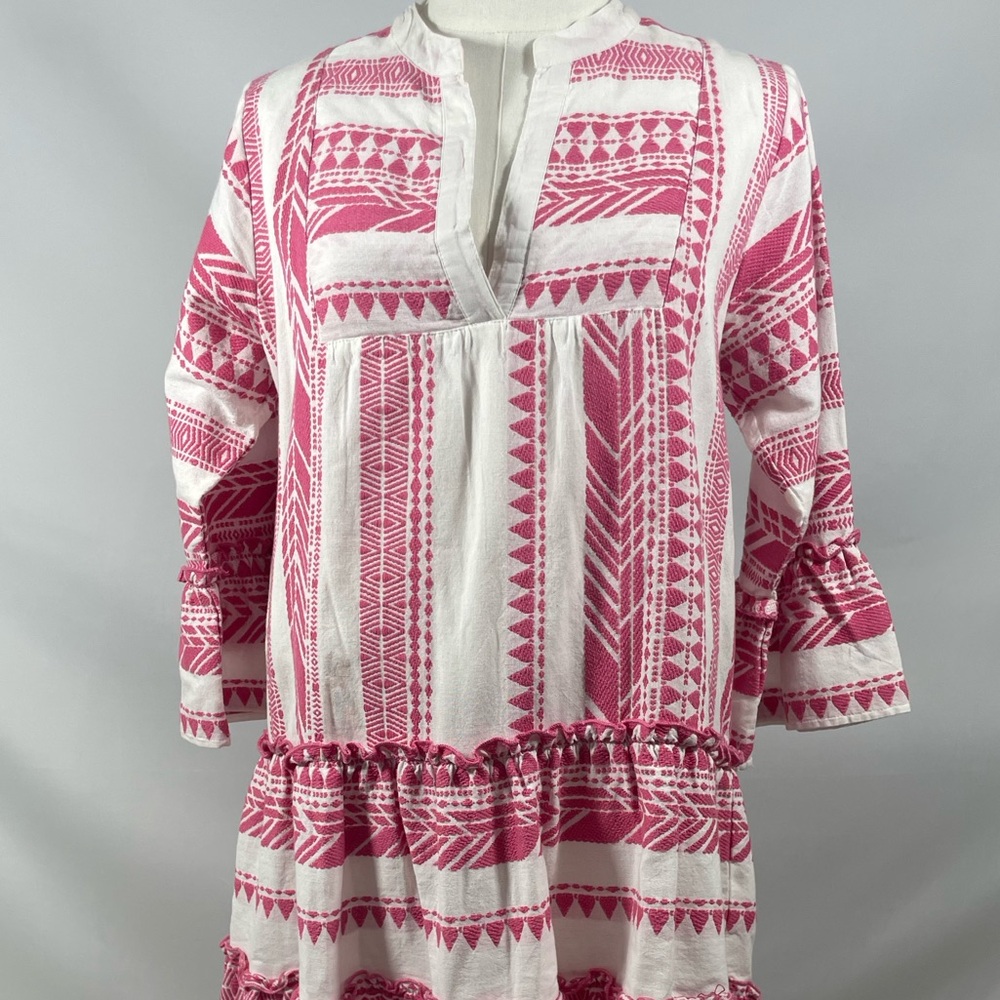 ✨ THML Pink and White Geometric Tiered Bell Sleeve Mini Dress Size S✨ - Picture 2 of 7